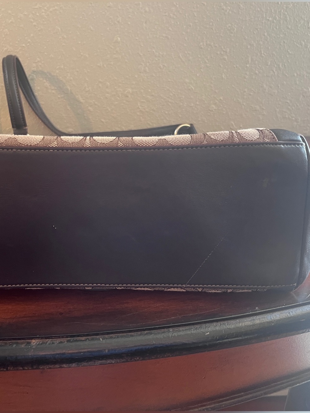 Authentic Coach Ava Tote. Signature Jacquard/dark brown leather. Gold hardware - Picture 7 of 12